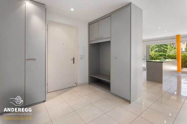 Wohnen mit viel Freiraum 4.5-Zi.-Wohnung im Erdgeschoss 6