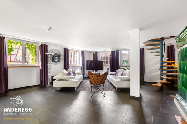 Aussergewöhnliche Gartenmaisonettewohnung mit zwei Aussenparkplätzen 5