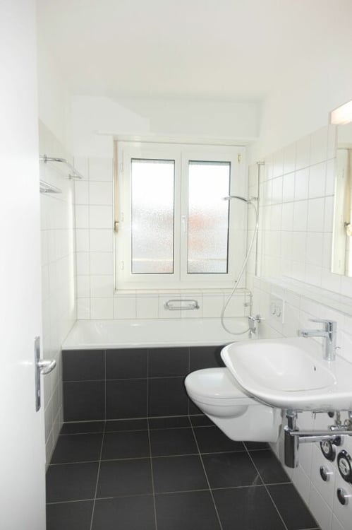 helle, renovierte Wohnung mit sonnigem Balkon 2