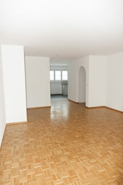 helle 1.5-Zi.-Wohnung mit sonnigem Balkon 2