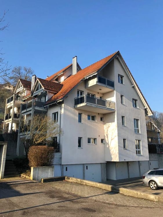 sonnige, grosszügige 4.5-Zimmerwohnung