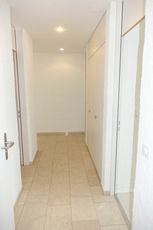 charmante Dachwohnung mit mehreren Balkonen 9
