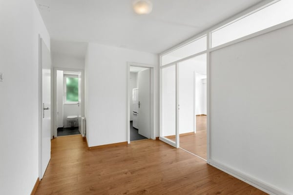 Preiswerte 4.5-Zimmerwohnung - ruhig gelegen und im Grünen 11