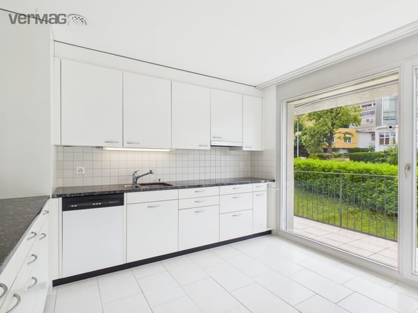 Wohnen mit Weitblick: helle Wohnung mit zwei Balkonen in Horgen 7
