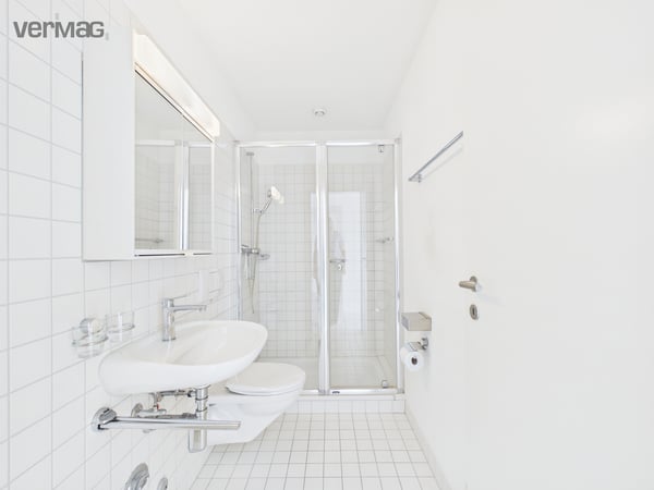 Wohnen mit Weitblick: helle Wohnung mit zwei Balkonen in Horgen 8