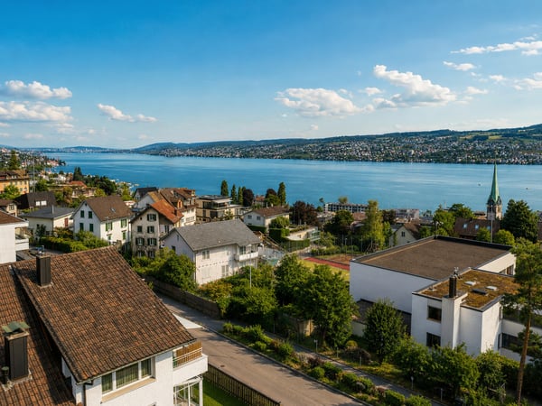 Grosszügiges Einfamilienhaus mit Seesicht im begehrten Bergli-Quartier 2