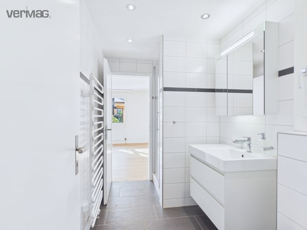 Charmantes 5.5-Zimmer-Haus mit Seesicht und Garten in Horgen 8