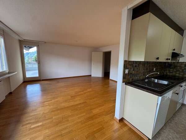 Charmante 3.5-Zimmer-Wohnung mit Balkon in Degersheim 2