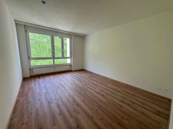 Charmante 3.5-Zimmer-Wohnung mit Balkon in Brunnadern 8