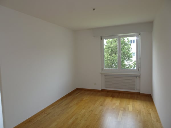 Schöne 5.5 Zi. Wohnung mit Balkon an bester Lage 6