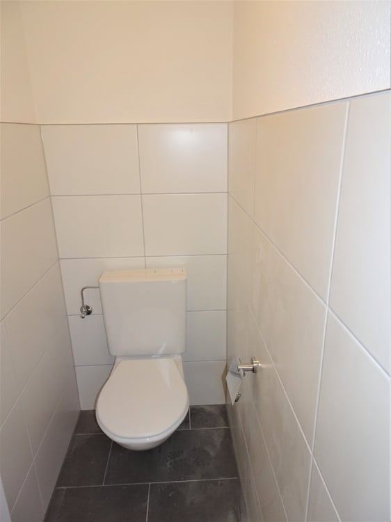 Schöne 5.5 Zi. Wohnung mit Balkon an bester Lage 10