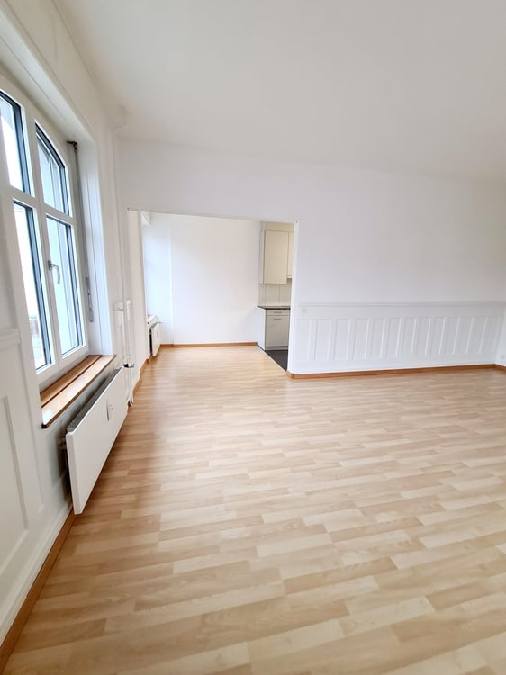 Moderne 2.5 Zimmerwohnung an Zentralerlage 5