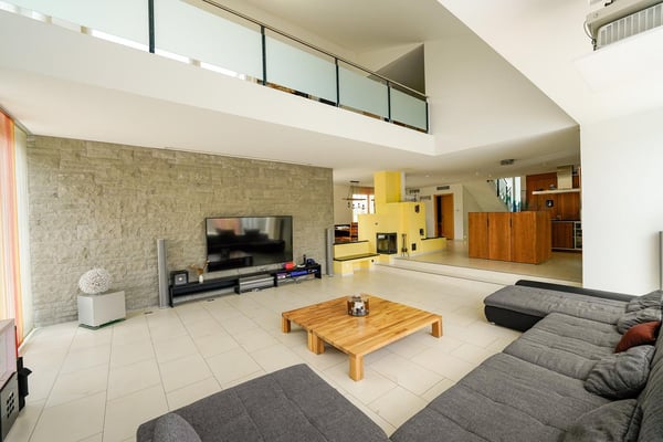 Zuhause mit Weitblick – grosszügiges Einfamilienhaus in Schönengrund inkl. Garagengebäude 8