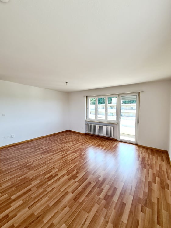4 Zi. Wohnung mit Balkon und schöner Aussicht 2