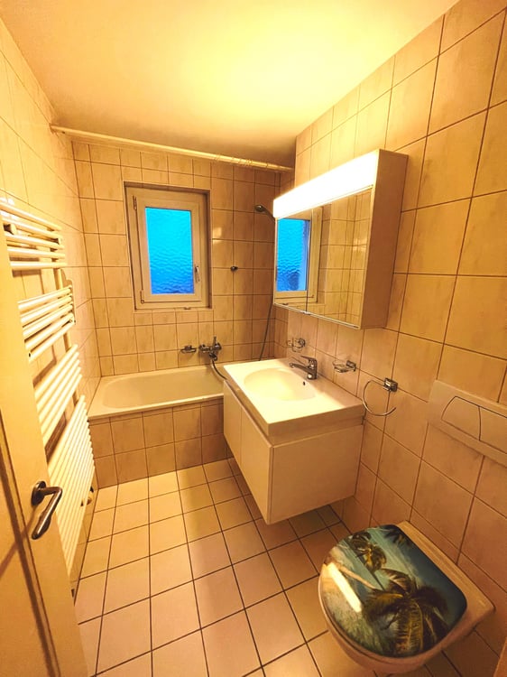 Attraktive, zentral gelegene, helle Wohnung mit grünem Innenhof 7