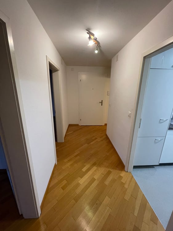 Attraktive, zentral gelegene, helle Wohnung mit grünem Innenhof 2