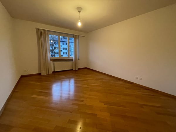 Attraktive, zentral gelegene, helle Wohnung mit grünem Innenhof 5