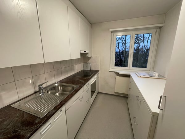 Attraktive, zentral gelegene, helle Wohnung mit grünem Innenhof 6