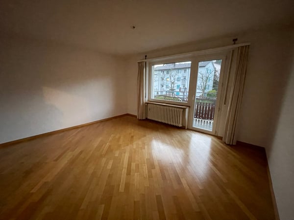 Attraktive, zentral gelegene, helle Wohnung mit grünem Innenhof 3