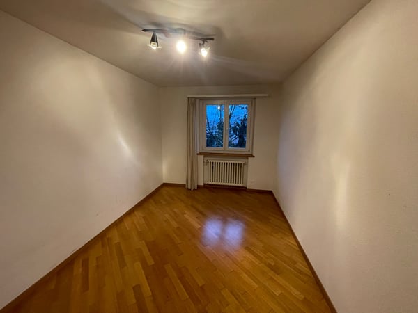 Attraktive, zentral gelegene, helle Wohnung mit grünem Innenhof 4