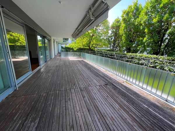 Moderne 4½-Zimmer-Gartenwohnung in gehobener Überbauung