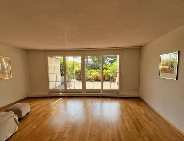 Charmante 4.5-Zimmer-Maisonette-Wohnung in Egg (ZH) 2