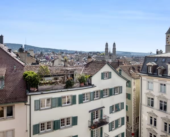Charmante 3-Zimmer-Wohnung mit Balkon in der Zürcher Altstadt 1