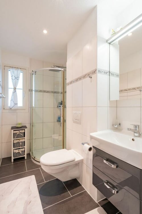 Moderne 3.5 Zimmer-Gartenwohnung am Südhang von Oberiberg! 11