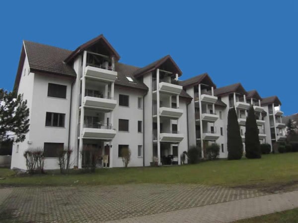 Grosszügigie Wohnung im 1. OG zu vermieten. 1