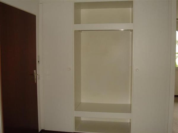 Grosszügigie Wohnung im 1. OG zu vermieten. 2