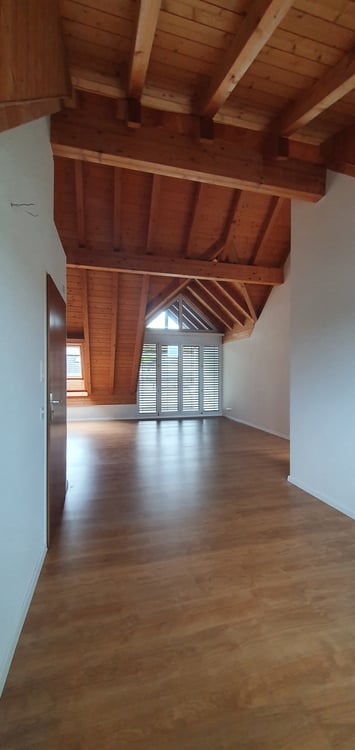 1.5 Zimmer-Dachwohnung zu vermieten! 2