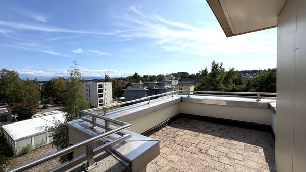 Frisch sanierte 4.5-Zimmer-Attikawohnung an zentraler Lage in Wetzikon 7