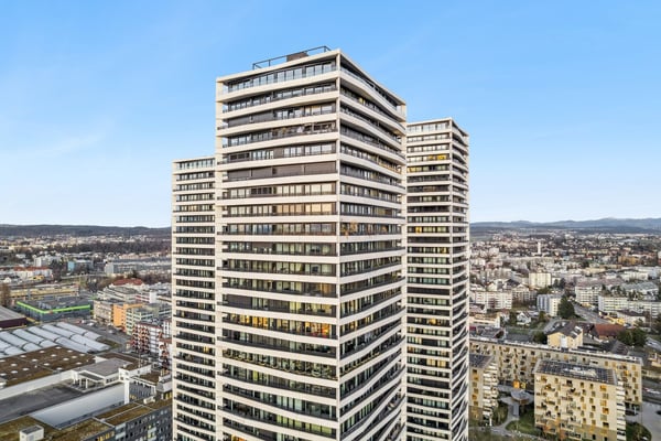 Exklusive Eigentumswohnung mit Panoramaaussicht im 23. Stock des Hauses C der Three Point-Wohntürme 1