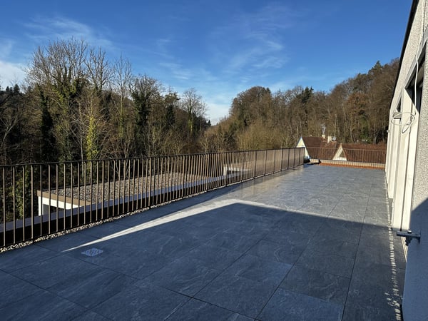 Erstvermietung - traumhafte 1.5-Zimmer-Attikawohnung mit grosser Terrasse und Blick ins Grüne 13