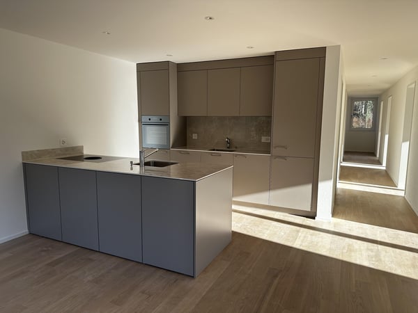 Idyllisches Wohnen - Erstvermietung 1.5-Zimmmer-Wohnung mit grosszügigem Sitzplatz 3