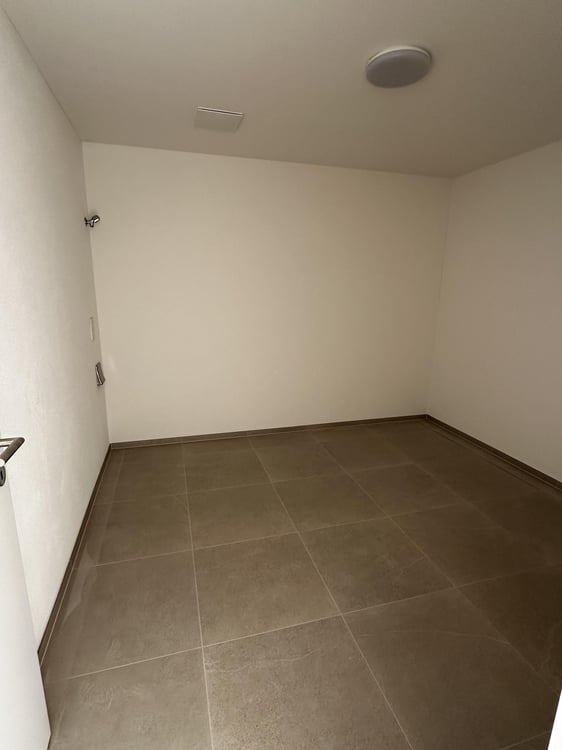 Idyllisches Wohnen - Erstvermietung 1.5-Zimmmer-Wohnung mit grosszügigem Sitzplatz 11