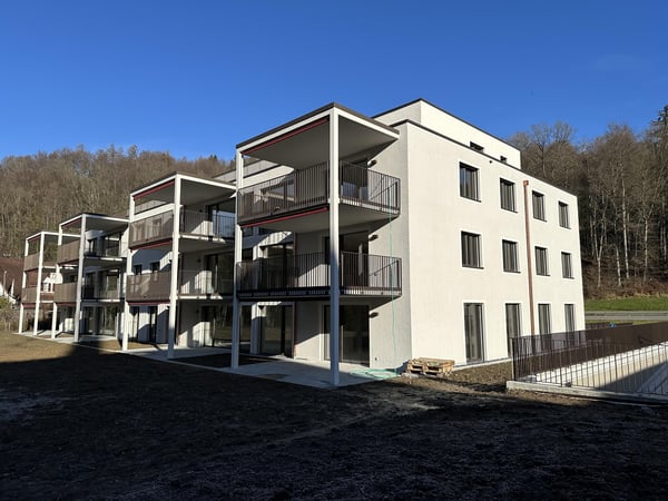 Idyllisches Wohnen - Erstvermietung 1.5-Zimmmer-Wohnung mit grosszügigem Sitzplatz 2