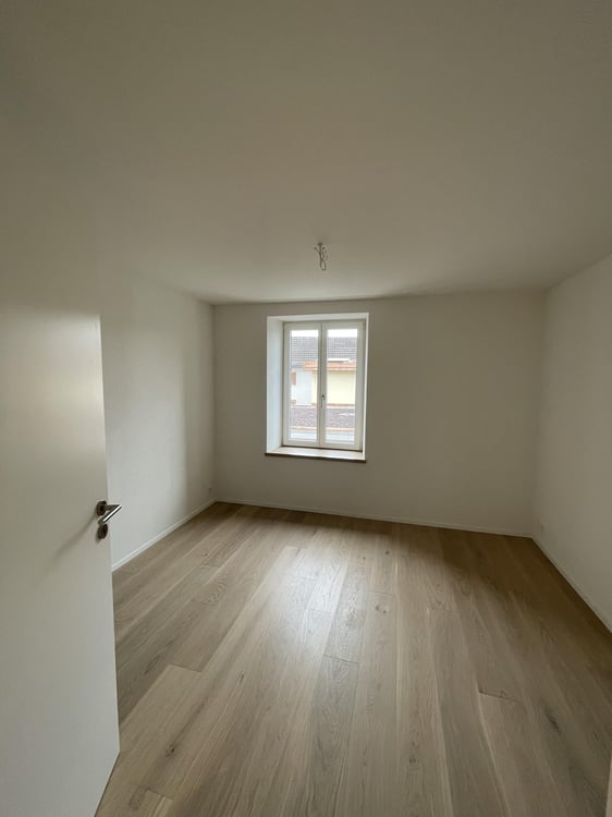 Traumhafte 3.5-Zimmer-Wohnung mit grosser Terrasse und direktem Zürichsee-Blick! 6