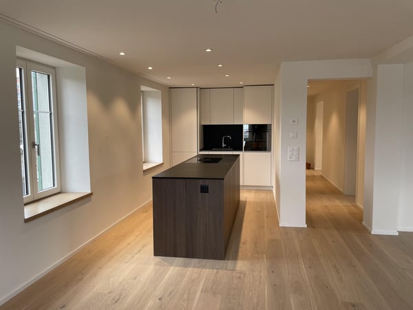Traumhafte 3.5-Zimmer-Wohnung mit grosser Terrasse und direktem Zürichsee-Blick! 3