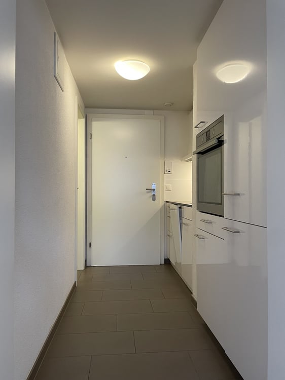 Zentrale 1-Zimmer-Wohnung im lebendigen Kreis 4 2