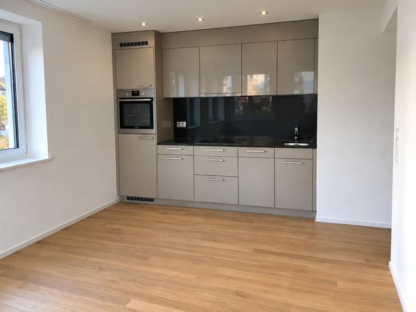 Moderne 3.5-Zimmerwohnung an zentraler Lage in Zürich-Oerlikon 2
