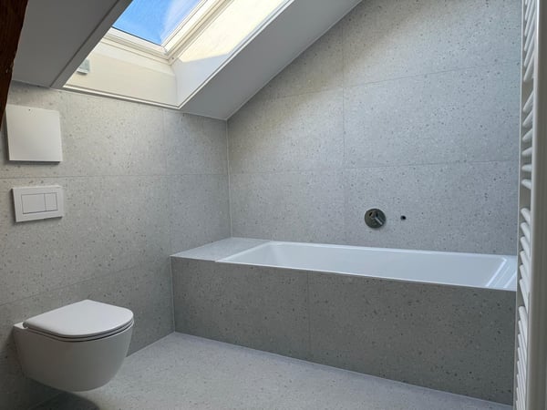 Exklusive 5.5-Dachwohnung in sanierter Villa! 9