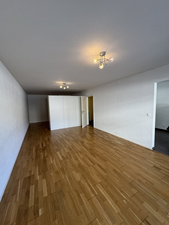 Zentral gelegene 2-Zimmer-Wohnung im Kreis 4 zu vermieten! 2