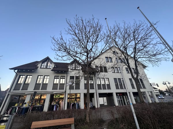 Tiefgaragenparkplätze an zentraler Lage in Dübendorf zu vermieten! 1