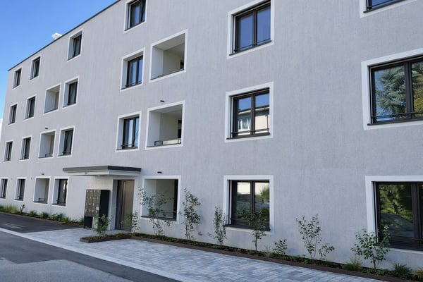 Moderne und helle Wohnung mit grosszügiger Dachterrasse in Aadorf 1