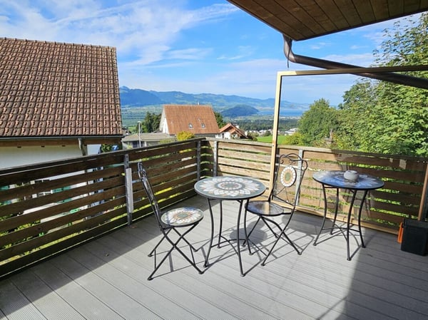 Freistehendes Zuhause mit unvergleichlicher See- und Bergsicht 7