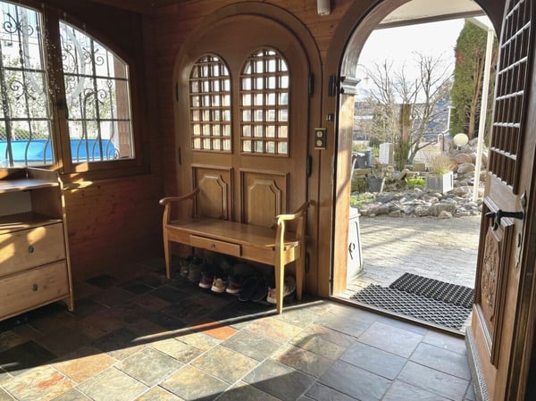 Generationenhaus mit 4 Garagen, 5 Parkplätzen & traumhafter See- und Bergsicht? 16