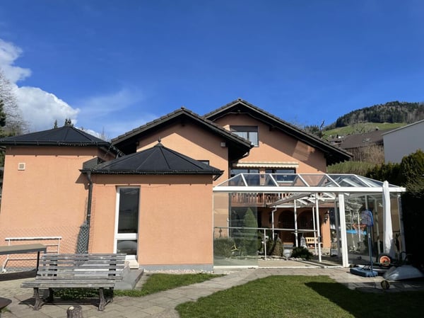 Generationenhaus mit 4 Garagen, 5 Parkplätzen & traumhafter See- und Bergsicht? 8