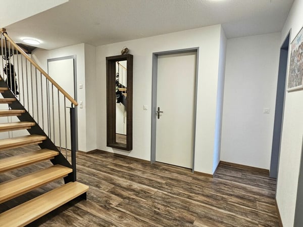 Exklusive 1.5-Zimmer-Maisonette-Wohnung an unverbaubarer Südhanglage mit spektakulärer Aussicht 10