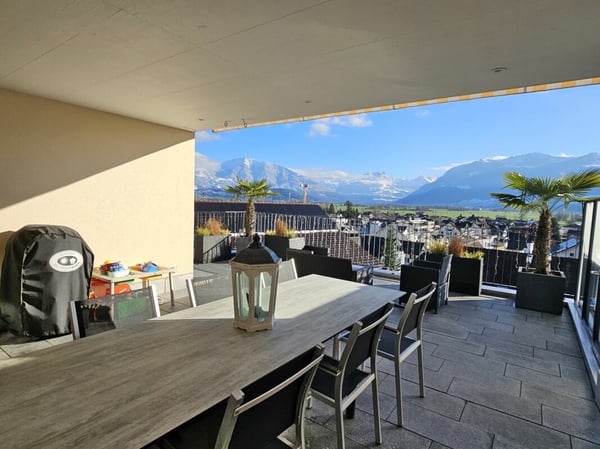 Exklusive 1.5-Zimmer-Maisonette-Wohnung an unverbaubarer Südhanglage mit spektakulärer Aussicht 3